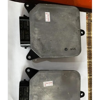 89908-47040 Правый LED модуль Toyota Prius 31800-70947 8105647800